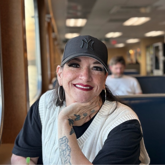 Meet your Posher, Jean - Picture 2 of 2